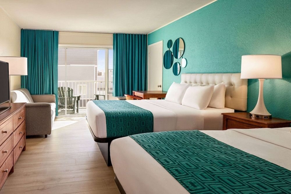 Room, 2 Double Beds, Non Smoking, Pool View