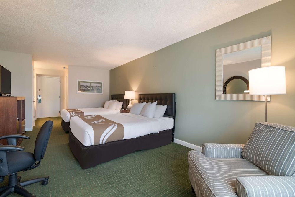 Standard Room, 2 Queen Beds, Non Smoking, Fireplace