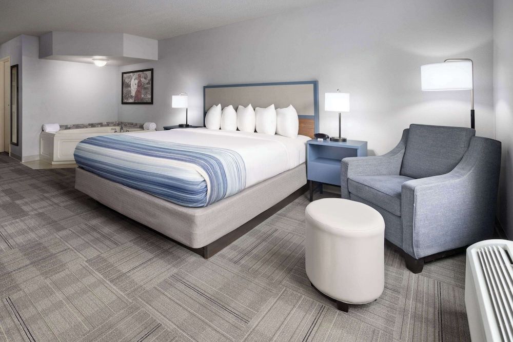 Deluxe Room, 1 King Bed, Non Smoking
