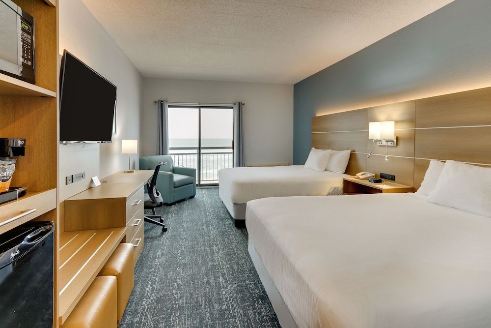 ParkShore Resort Deluxe Room, 2 Queen Beds, Patio, Beachside