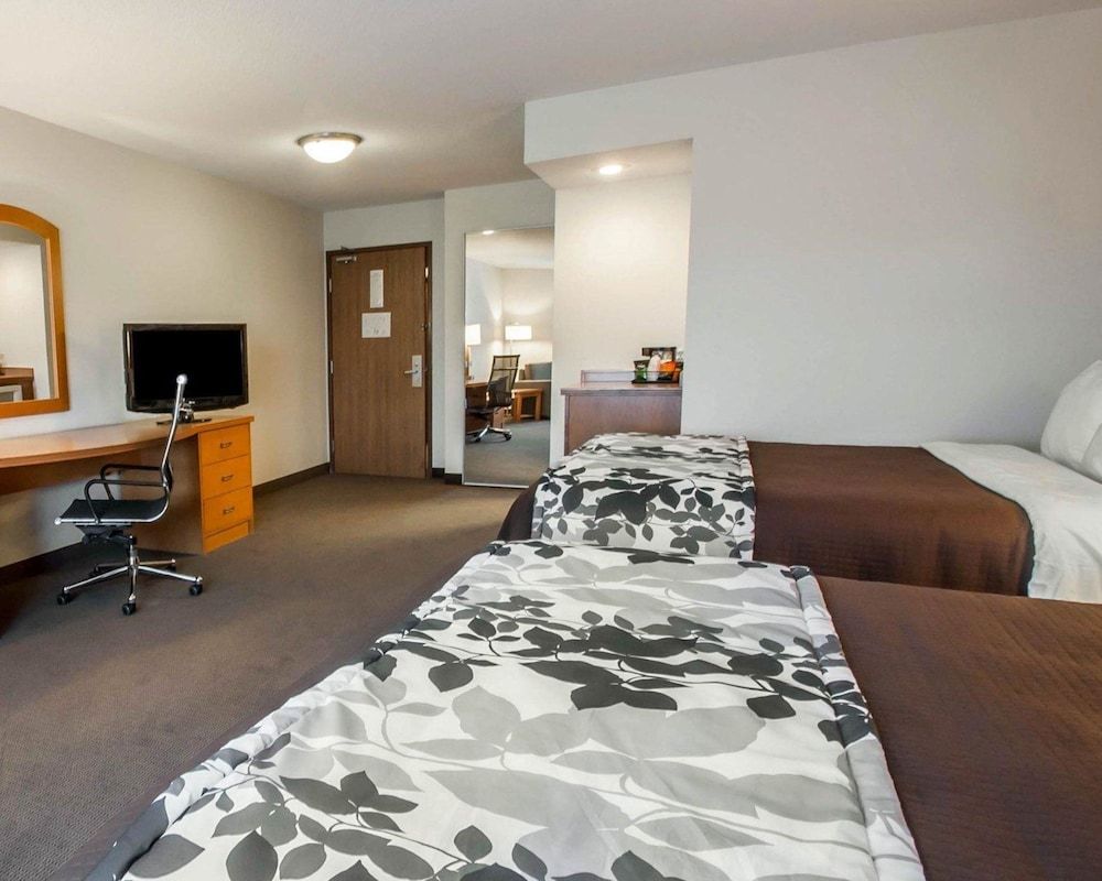 Room, 2 Queen Beds, Non Smoking (Larger Room)