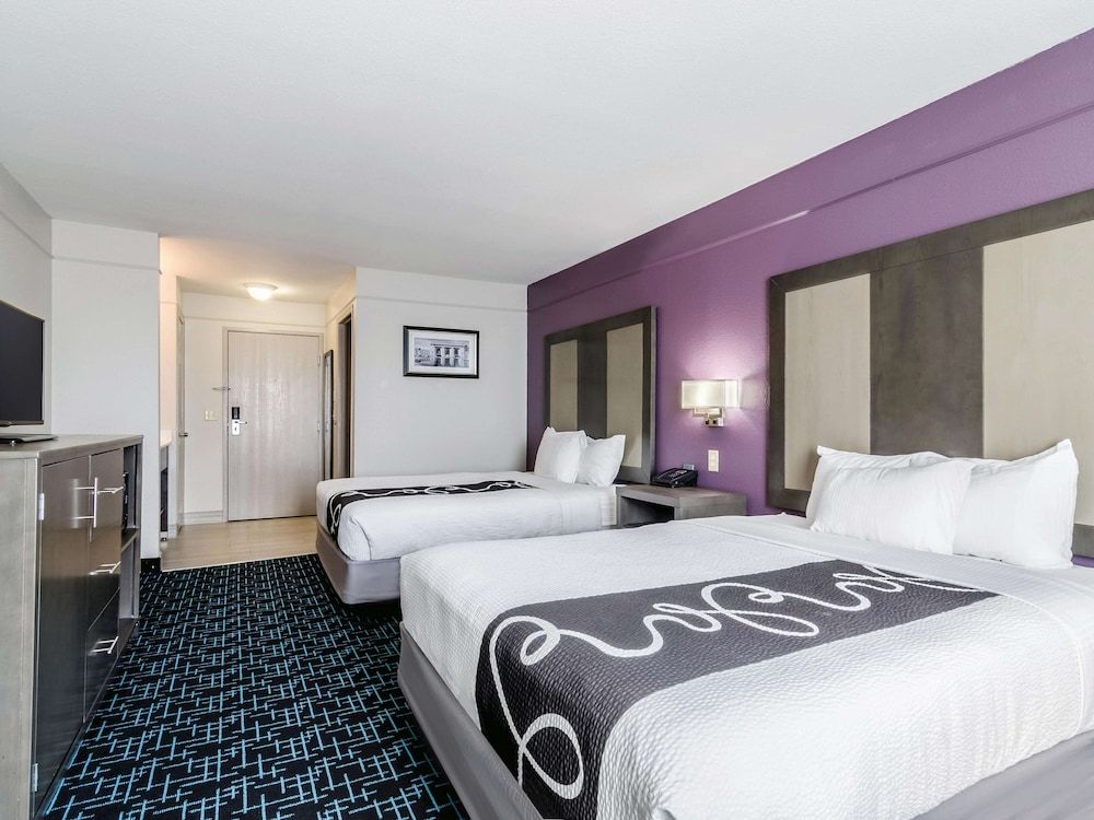 Room, 2 Queen Beds, Non Smoking