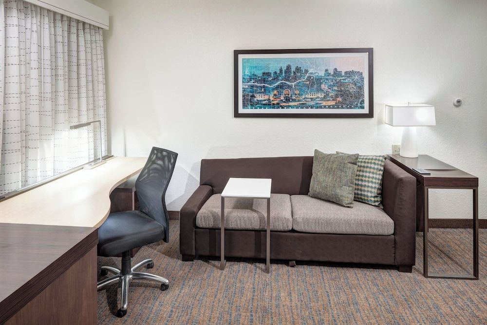 Studio, 1 Queen Bed with Sofa bed (Mobility/Hearing Access, Roll-In Shwr)