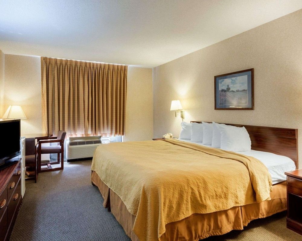Standard Room, 1 King Bed, Smoking