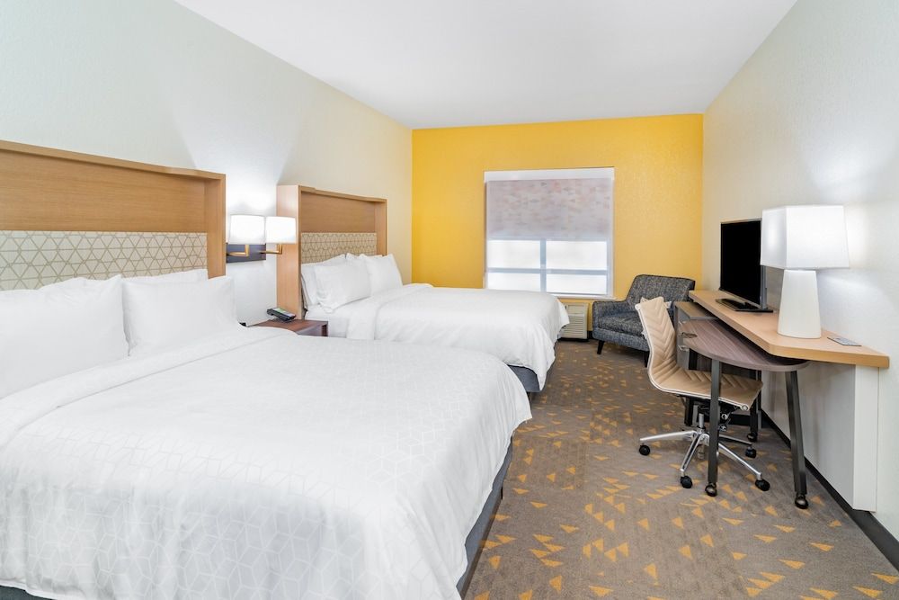 Standard Room, 2 Queen Beds (Top Floor)