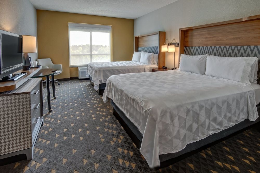 Standard Room, 2 Queen Beds, Accessible (Mobility, Roll Shwr)