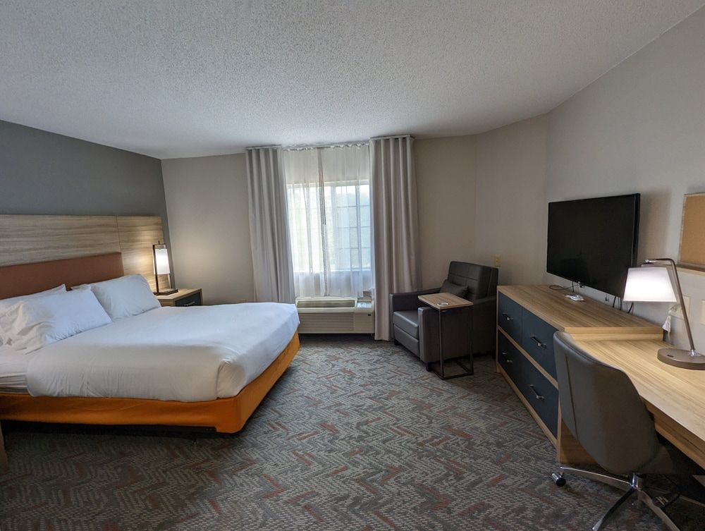 Studio Suite, 1 Queen Bed, Accessible (Accessible Tub)