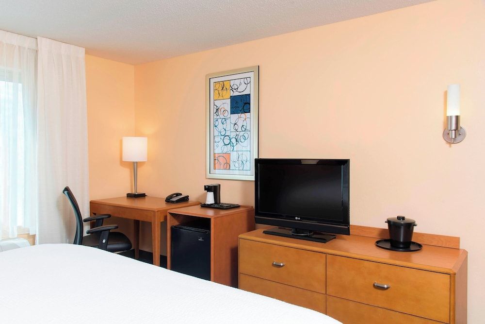 undefined Fairfield Inn & Suites by Marriott Omaha Downtown 6