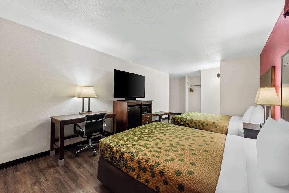 Standard Room, 2 Queen Beds, Non Smoking