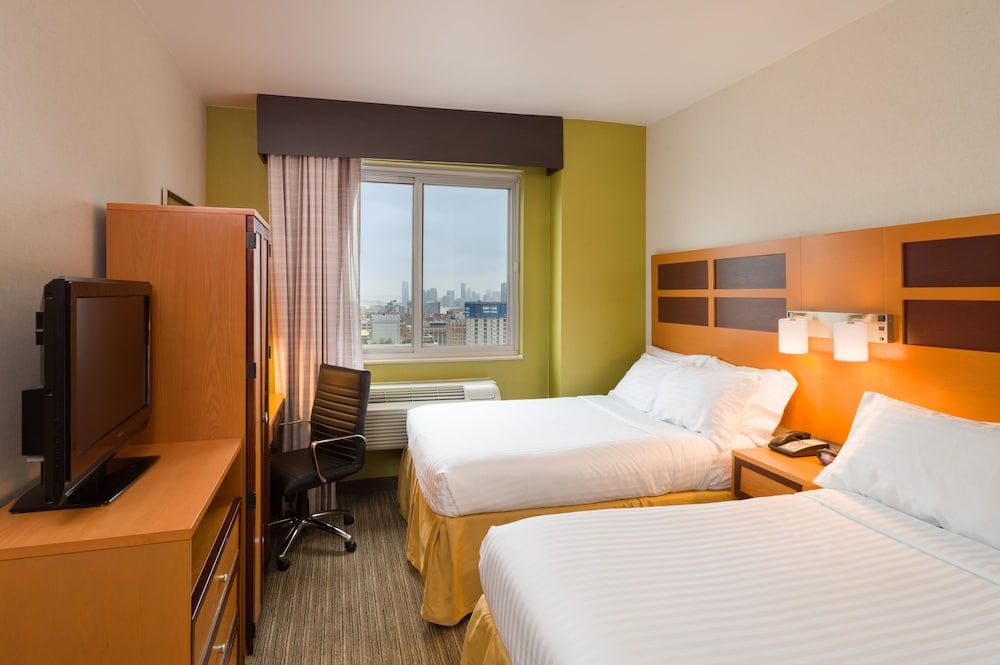 undefined Holiday Inn Express New York City Times Square by IHG 10