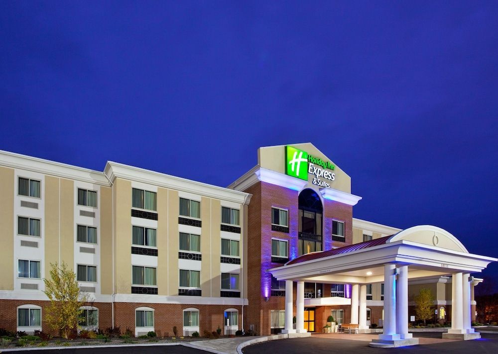 undefined Holiday Inn Express Hotel & Suites Niagara Falls by IHG 3