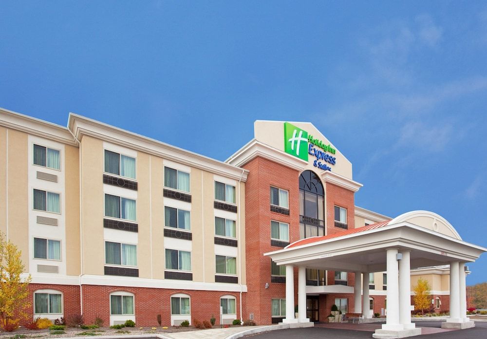 undefined Holiday Inn Express Hotel & Suites Niagara Falls by IHG 4