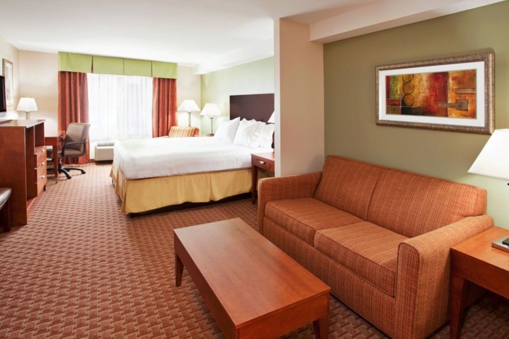 undefined Holiday Inn Express Hotel & Suites Niagara Falls by IHG 8