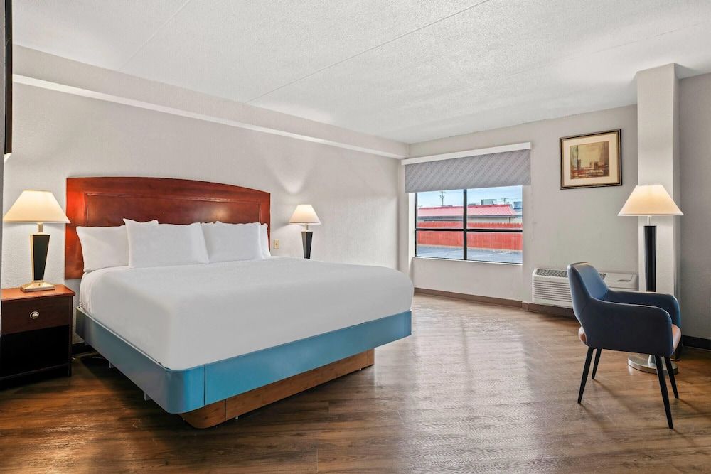 Studio Suite, 1 King Bed, Non Smoking
