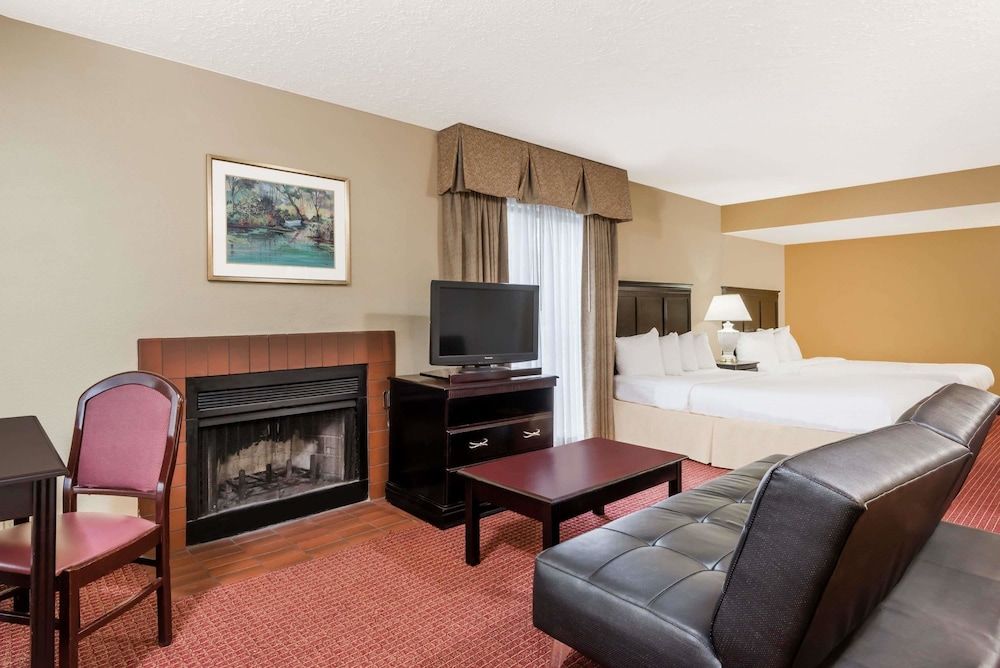 undefined Hawthorn Extended Stay by Wyndham Columbus North 3