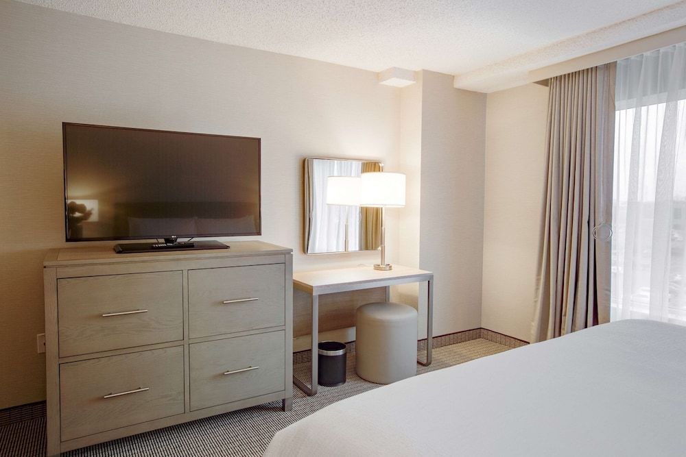 Suite, 1 King Bed, Non Smoking