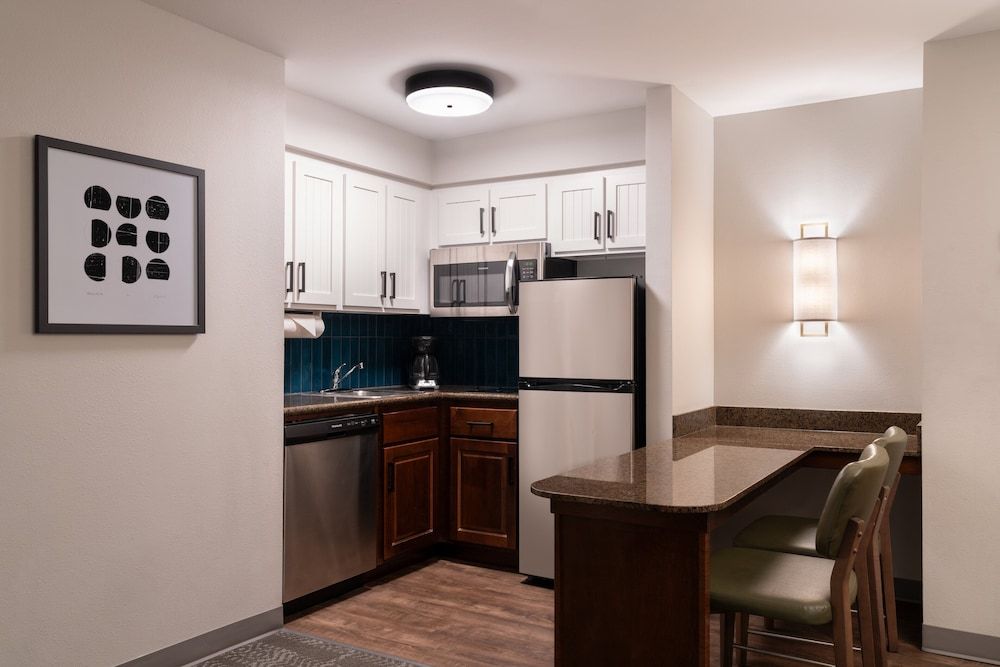 Suite, 1 Queen Bed, Accessible (Mobility, Accessible Tub)