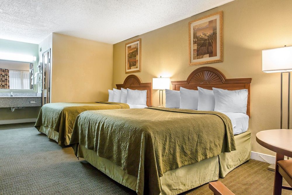 Standard Room, 2 Queen Beds, Non Smoking