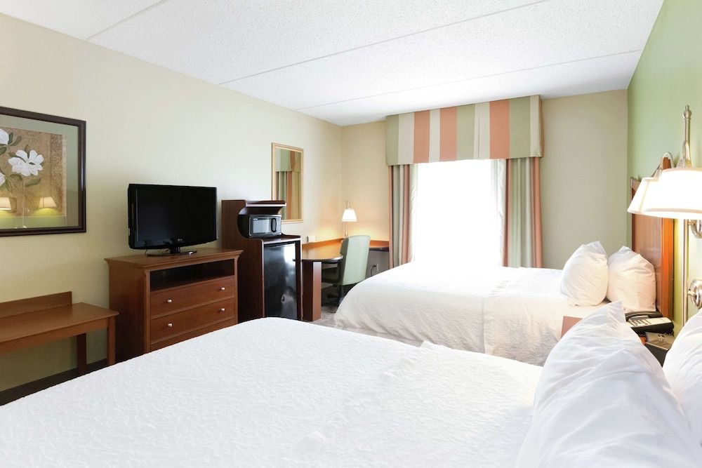 Standard room with two queen beds