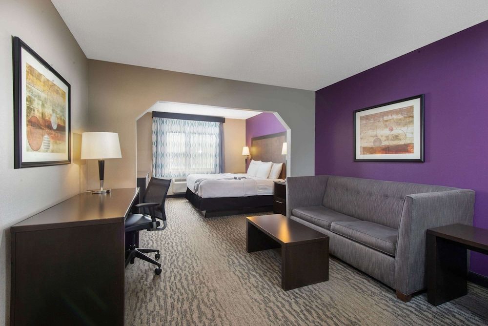 Deluxe Room, 1 King Bed, Non Smoking