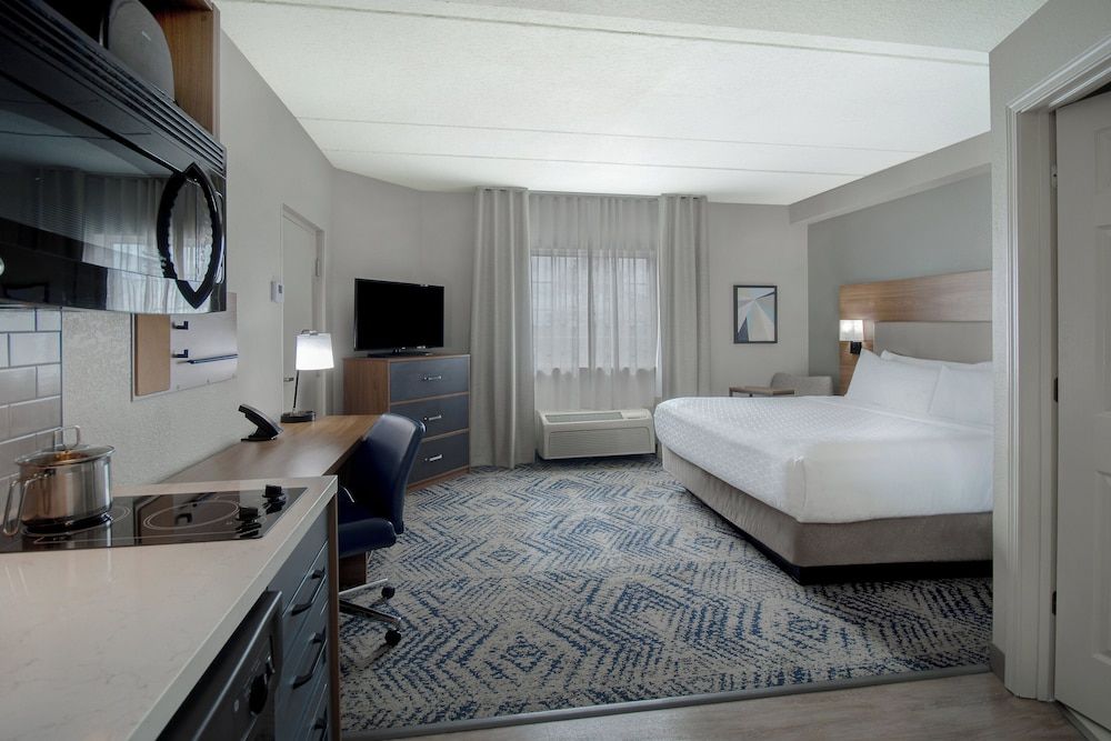 Studio Suite, 1 King Bed - Newly Renovated