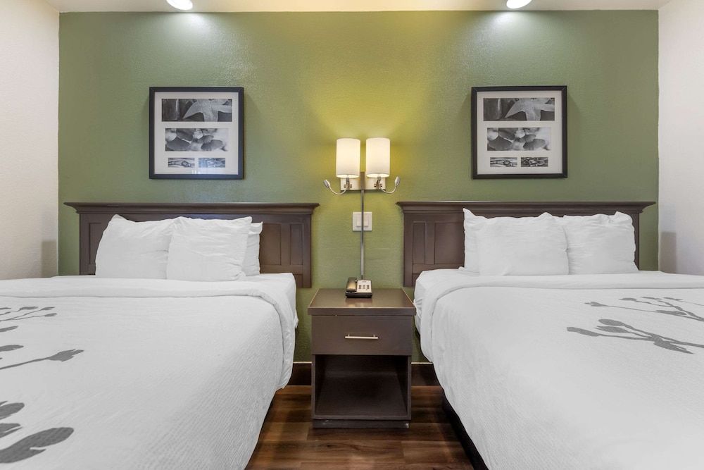 Standard Room, 2 Queen Beds, Non Smoking