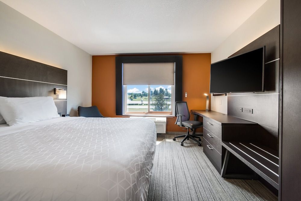 Standard Room, 1 King Bed, Accessible Bathtub (Communications)