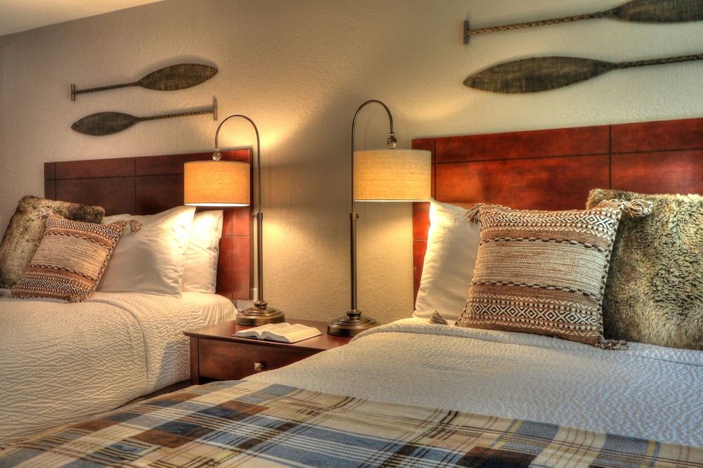 Deluxe Room, 2 Queen Beds, Fireplace (Private Balcony)