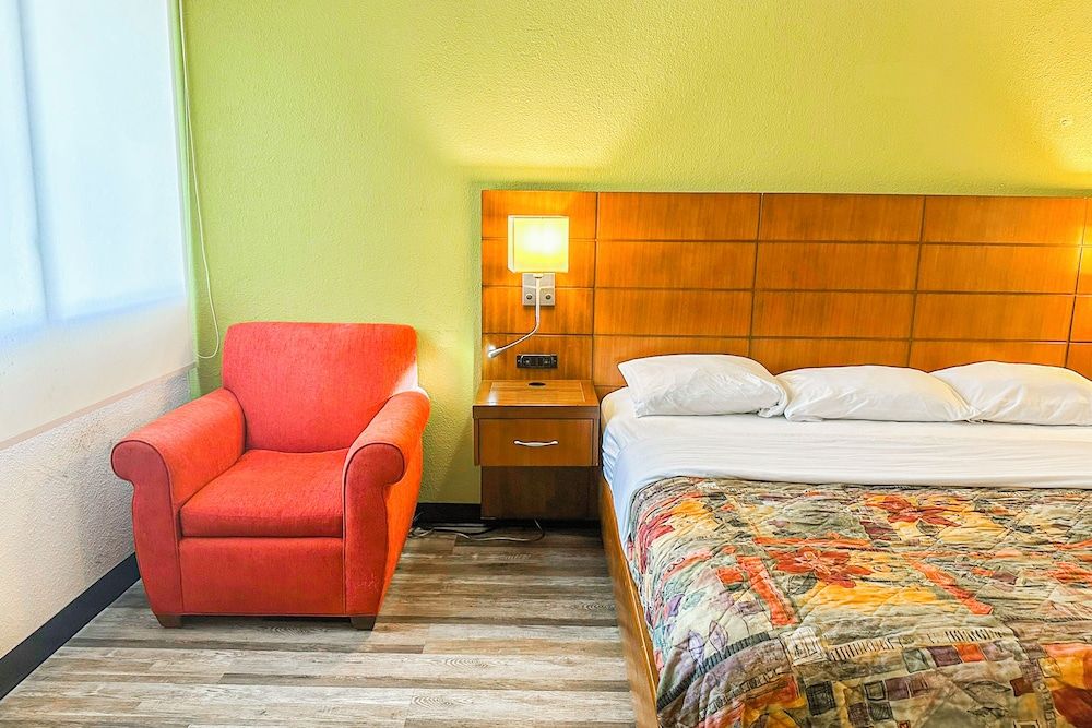 Room, 1 King Bed, Non Smoking