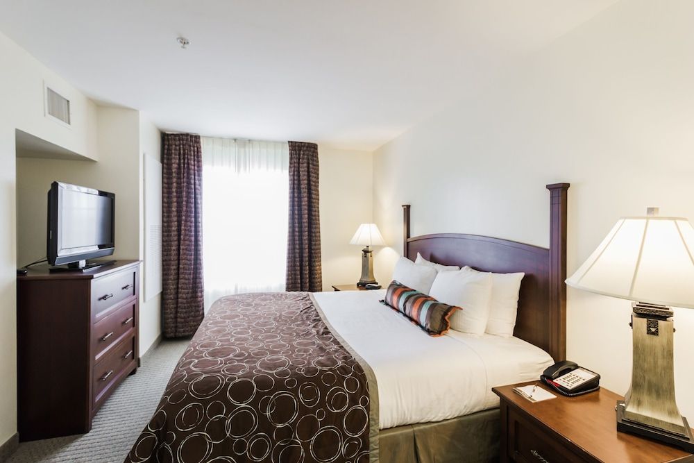 Suite, 1 Bedroom, Kitchen (Living Area)