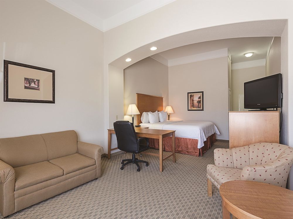 Suite, 1 King Bed, Accessible, Non Smoking (Tub with Grab Bars)