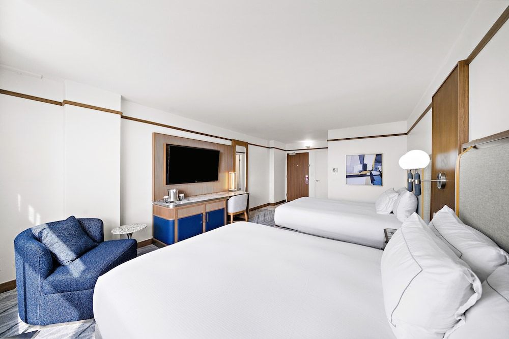 Room, 2 Queen Beds, Accessible, Poolside (Hearing)