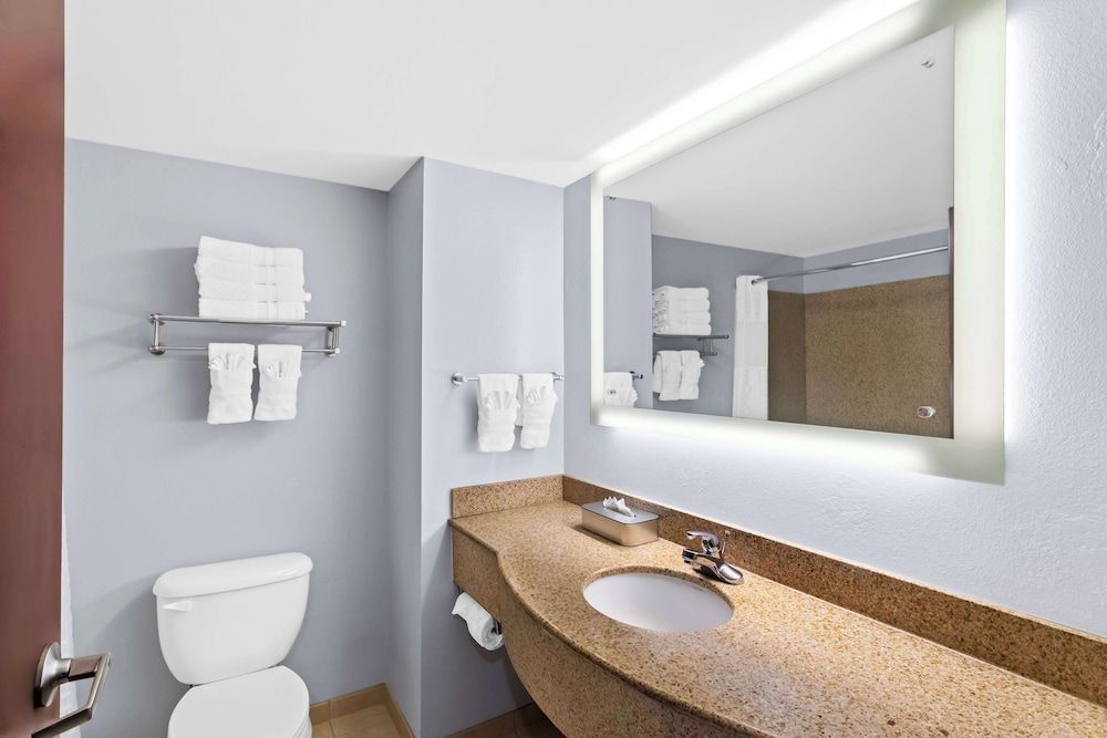 Best Western Harker Heights - Killeen - Fort Hood TX Standard Room, 2 Queen Beds, Non Smoking, Microwave 4