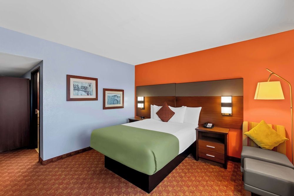 Best Western Harker Heights - Killeen - Fort Hood TX Standard Room, 1 Queen Bed, Non Smoking, Microwave