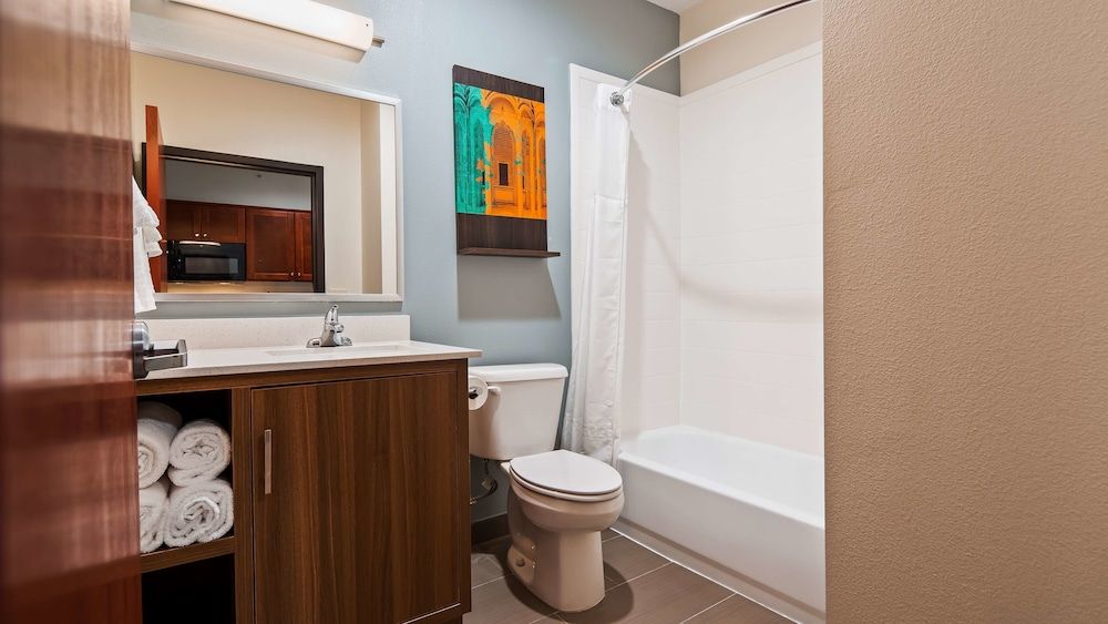 Best Western Ingleside Inn & Suites Standard Room, 2 Queen Beds, Non Smoking, Kitchenette 5