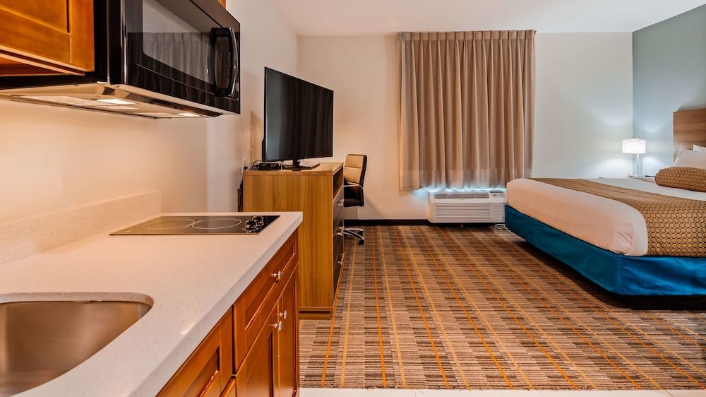 Best Western Ingleside Inn & Suites