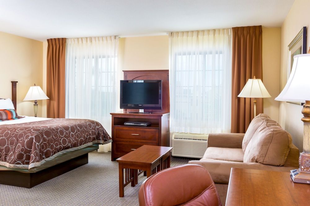 Studio Suite, 1 Queen Bed, Accessible, Kitchen (Communications)