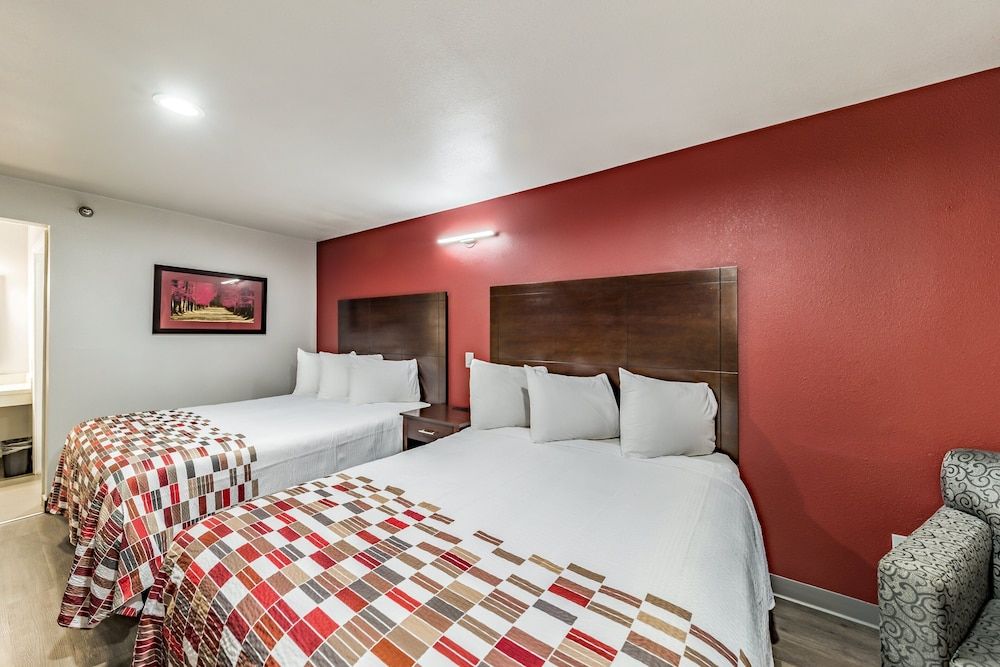Deluxe Room, 2 Queen Beds (Smoke Free)