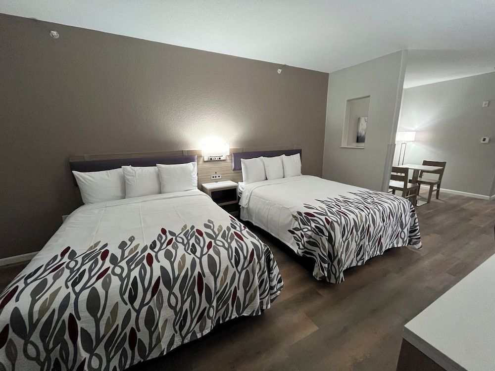 Deluxe Room, 2 Queen Beds, Accessible (Smoke Free, Roll-in Shower)