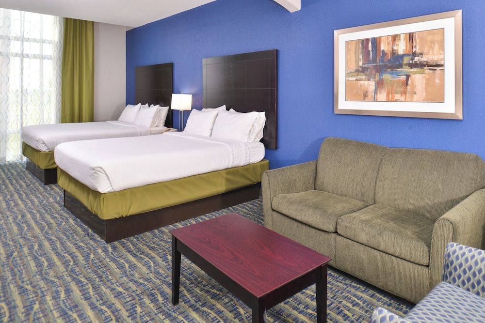 Suite, Multiple Beds