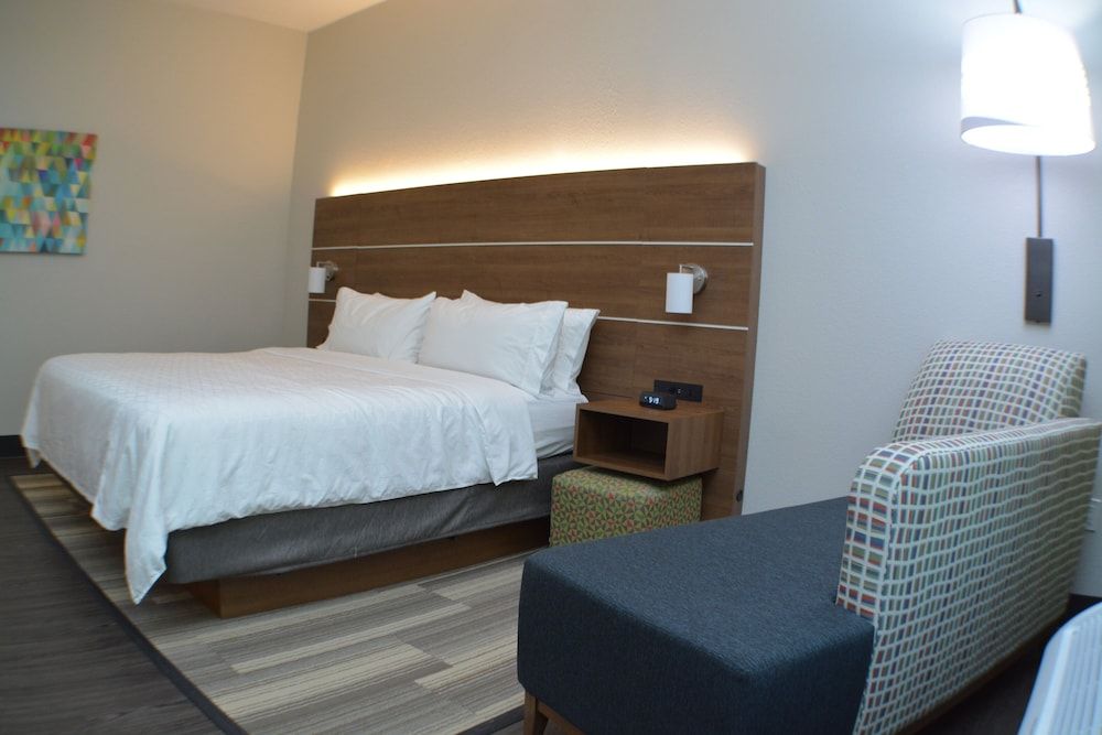 Standard Room, 1 King Bed (Leisure)