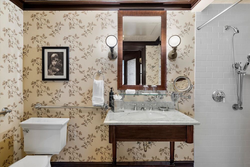 The Arctic Club Seattle Arctic King Accessible 2