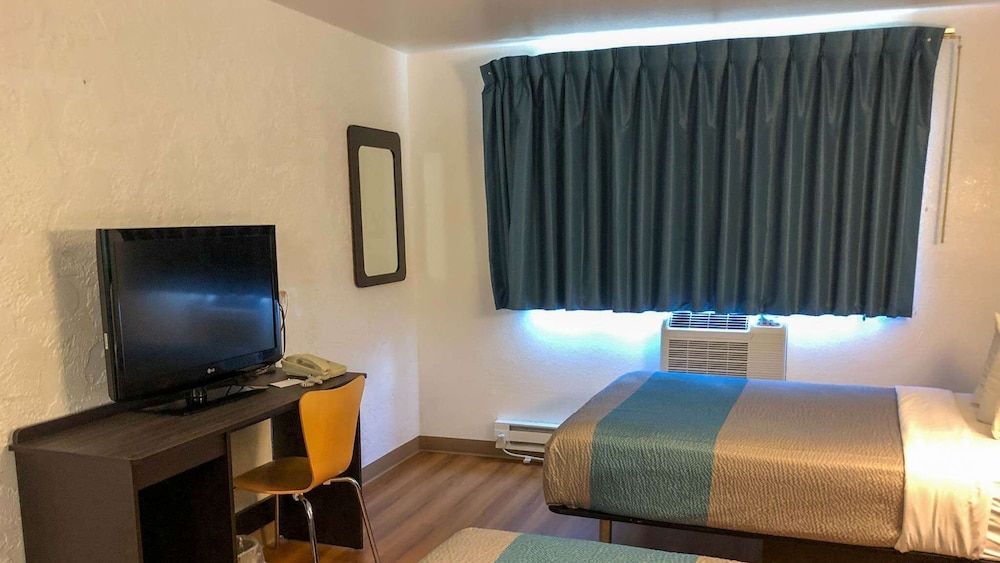Standard Room, 2 Queen Beds, Non Smoking