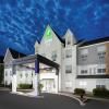 Holiday Inn Express & Suites Port Washington by IHG