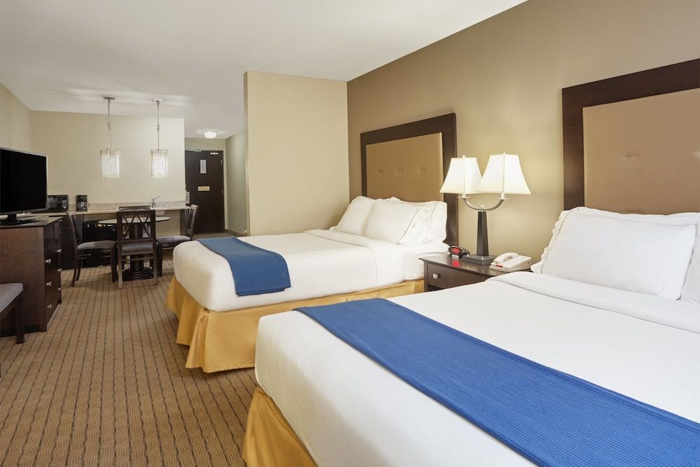 Suite, 2 Queen Beds, Accessible (Communication, Accessible Tub)