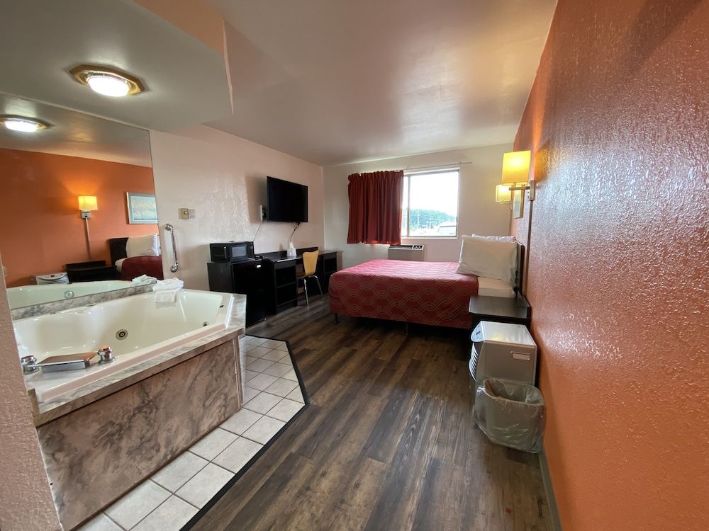 Reliance Inn Luxury Single Room 2