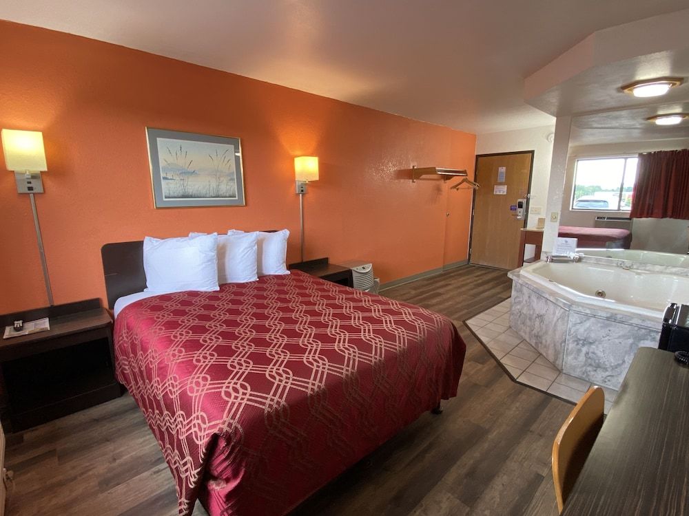 Reliance Inn Luxury Single Room 4