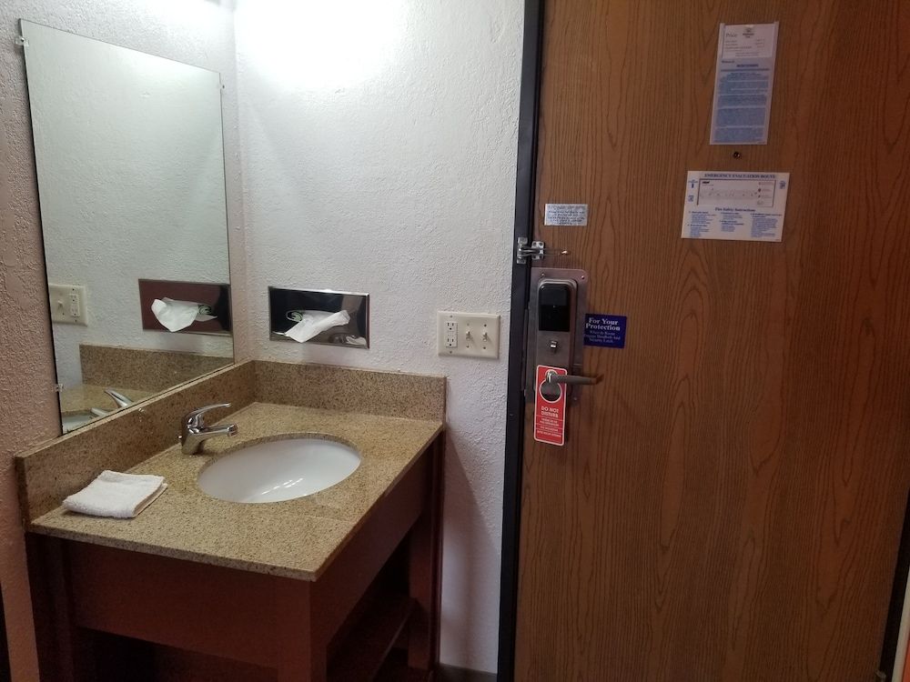 Reliance Inn Economy Single Room 2