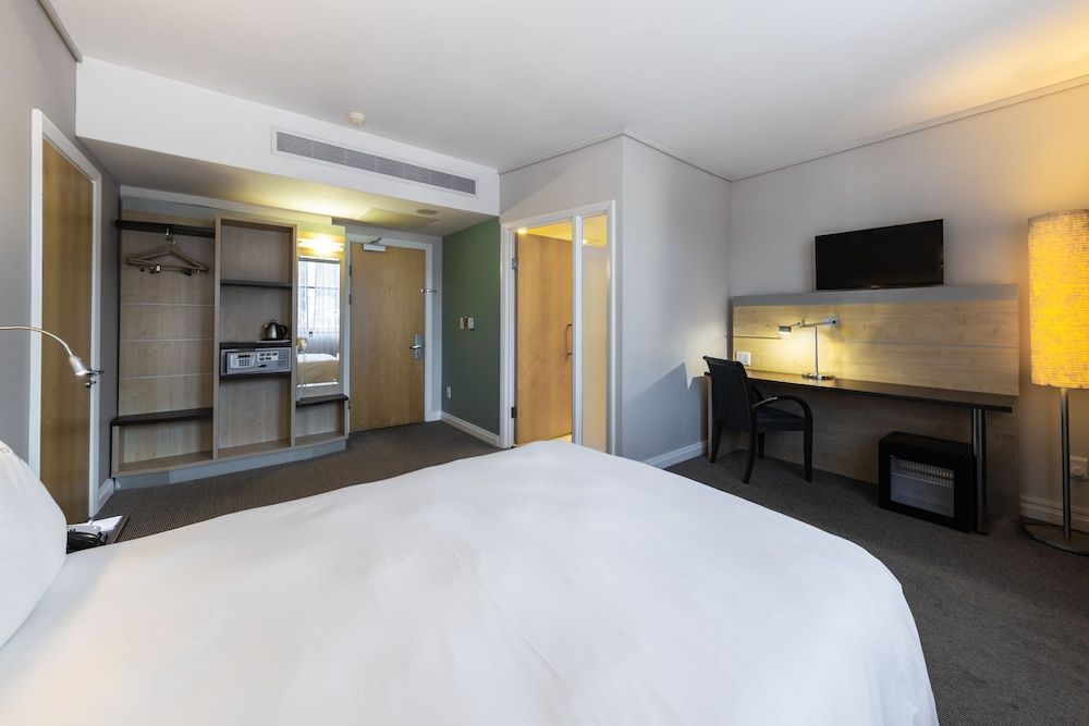 undefined Holiday Inn Express Cape Town City-Centre by IHG 9