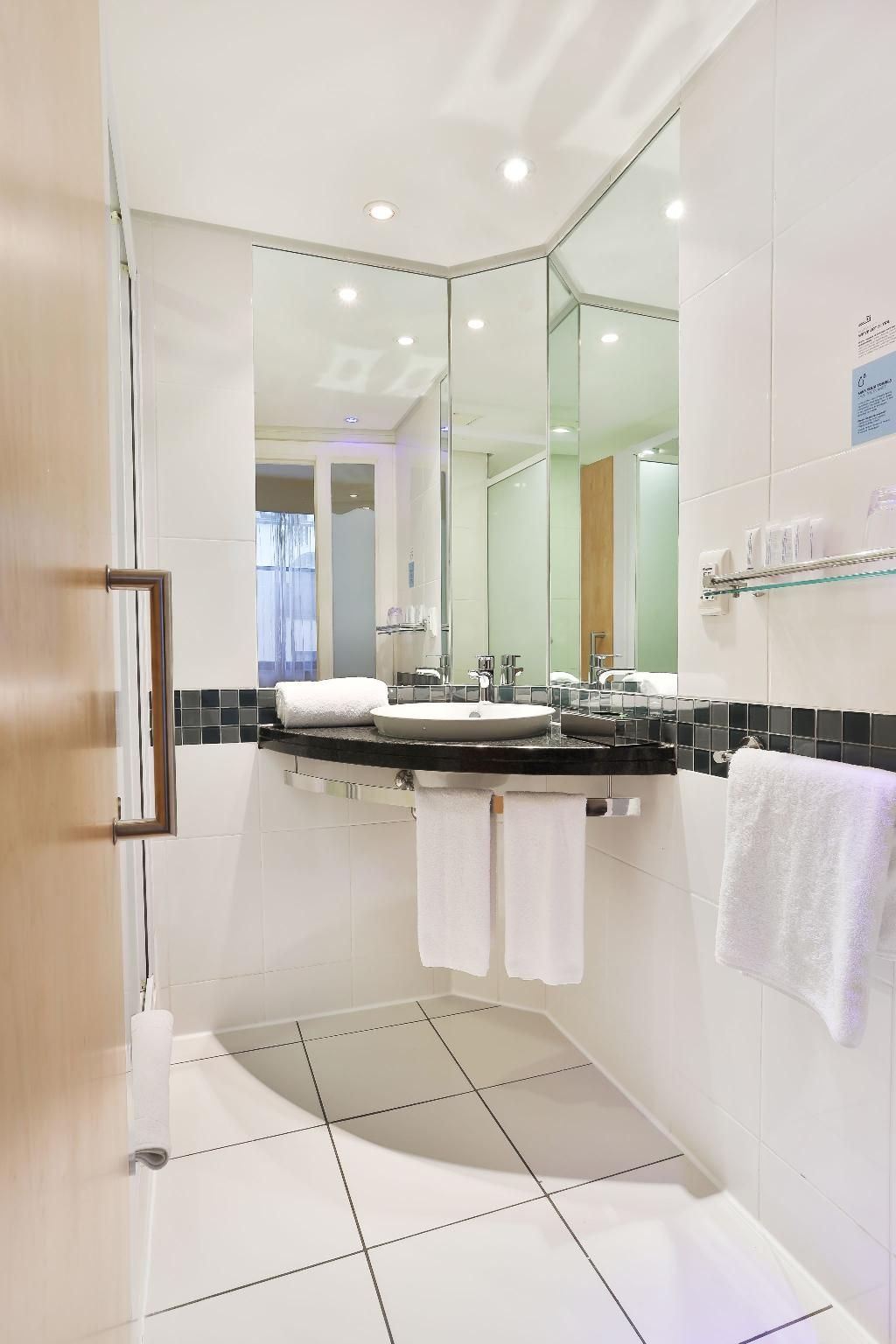 Holiday Inn Express Cape Town City-Centre by IHG Standard 5